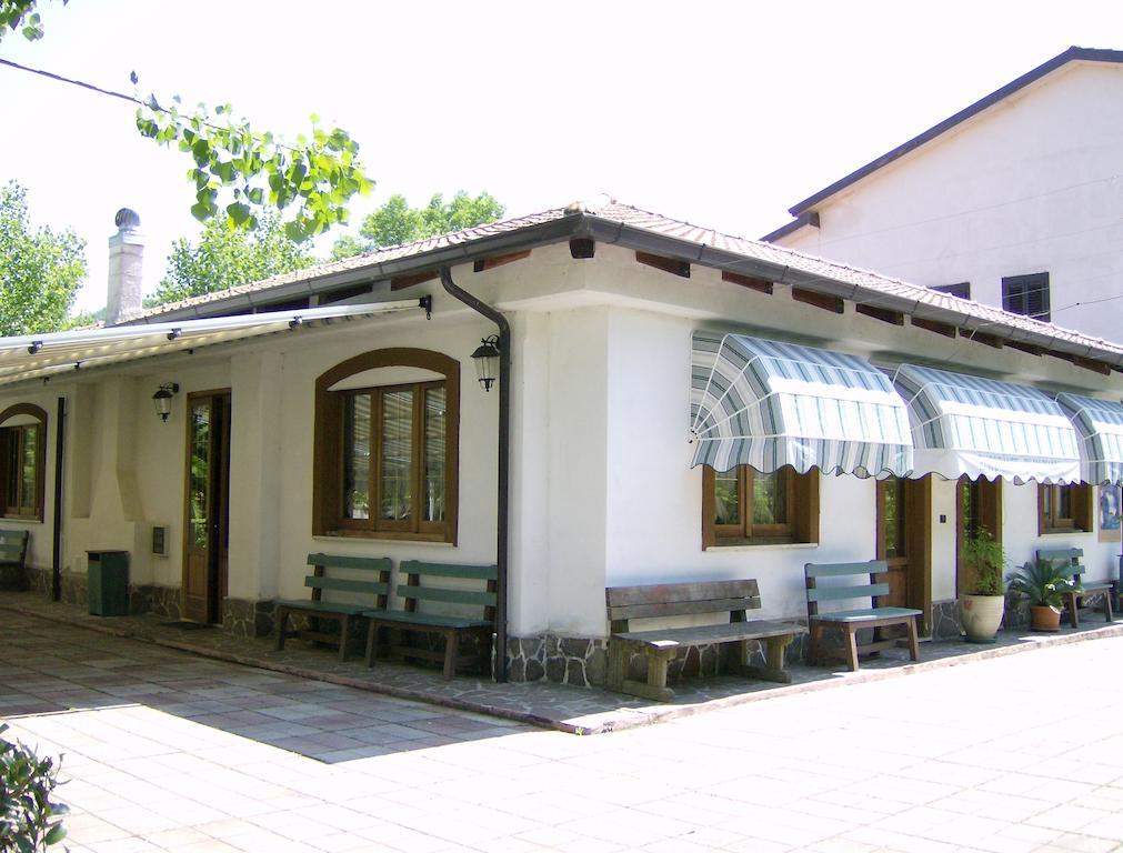 Hotel Zi Marianna Pertosa Exterior foto